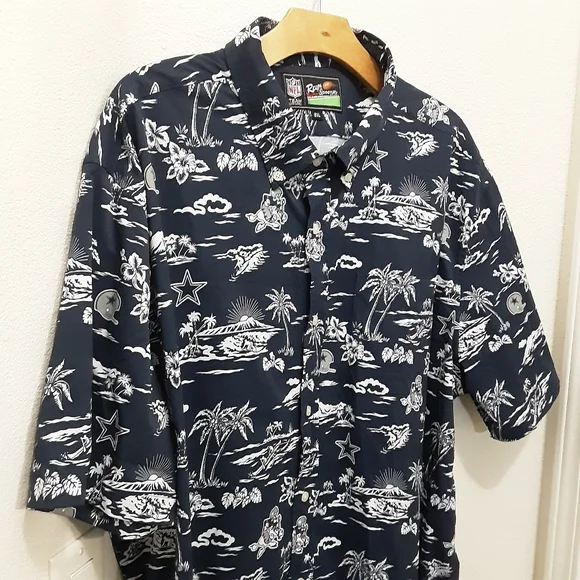 Reyn Spooner NFL Cowboys Hawaiian Short Sleeve Button-down Men
